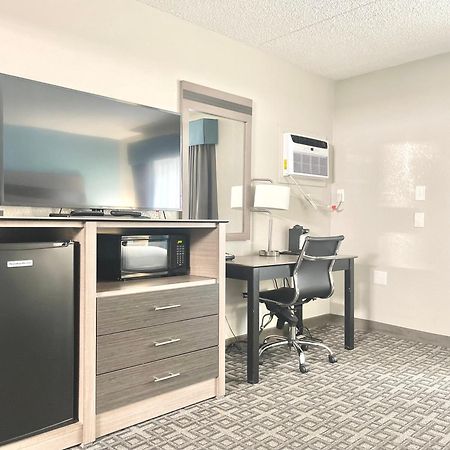 Days Inn & Suites By Wyndham Spokane Exteriör bild