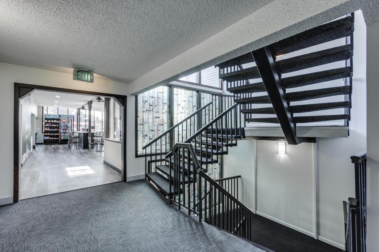Days Inn & Suites By Wyndham Spokane Exteriör bild