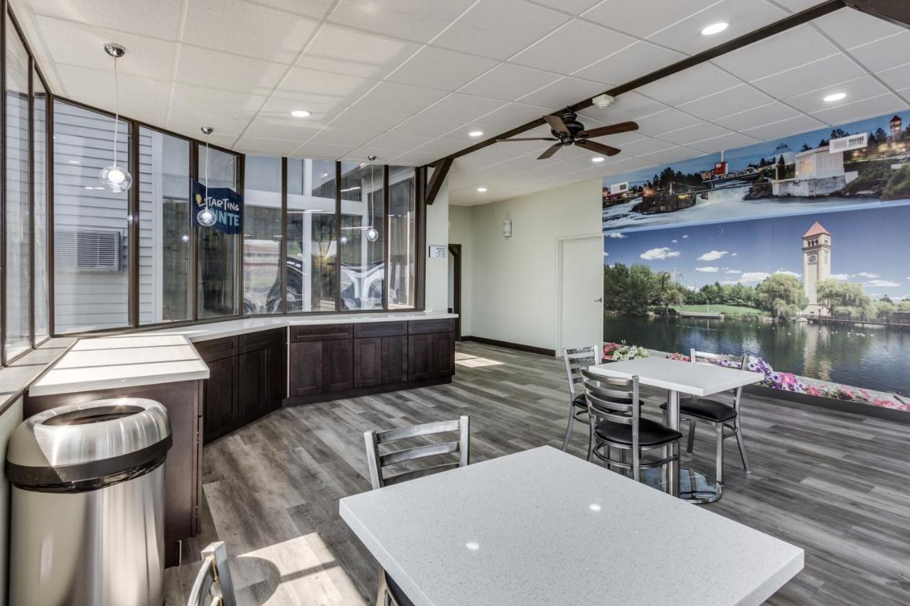 Days Inn & Suites By Wyndham Spokane Exteriör bild