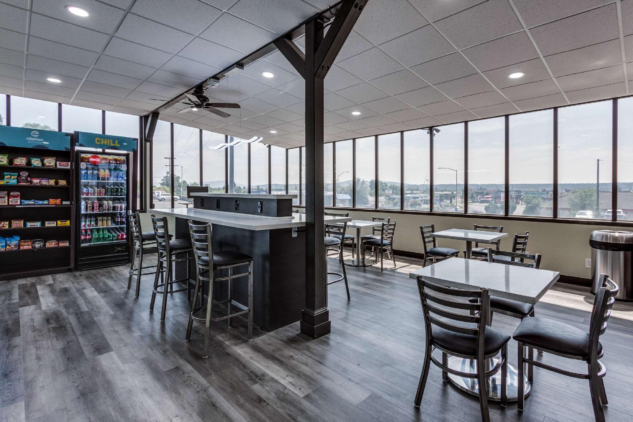 Days Inn & Suites By Wyndham Spokane Exteriör bild