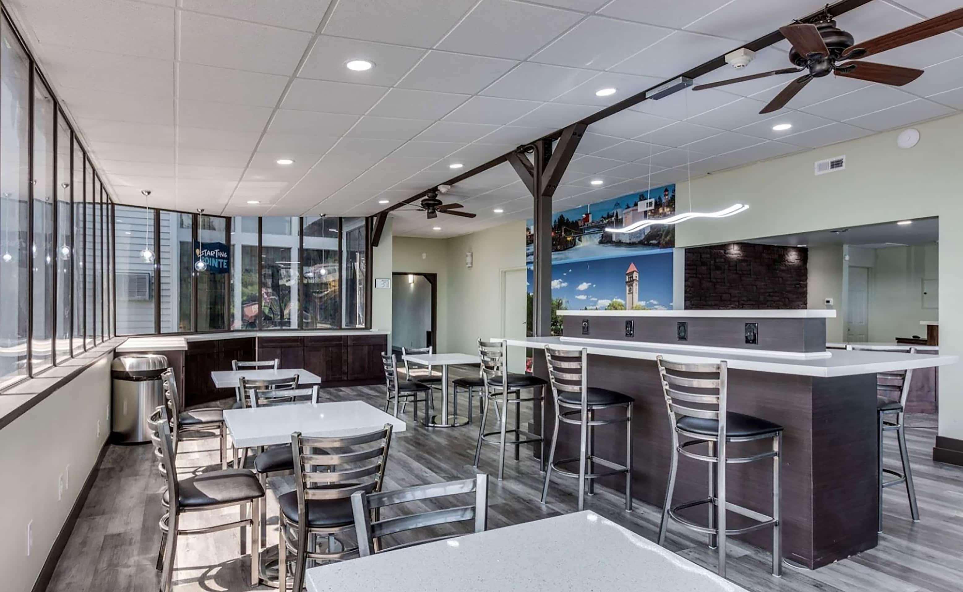 Days Inn & Suites By Wyndham Spokane Exteriör bild