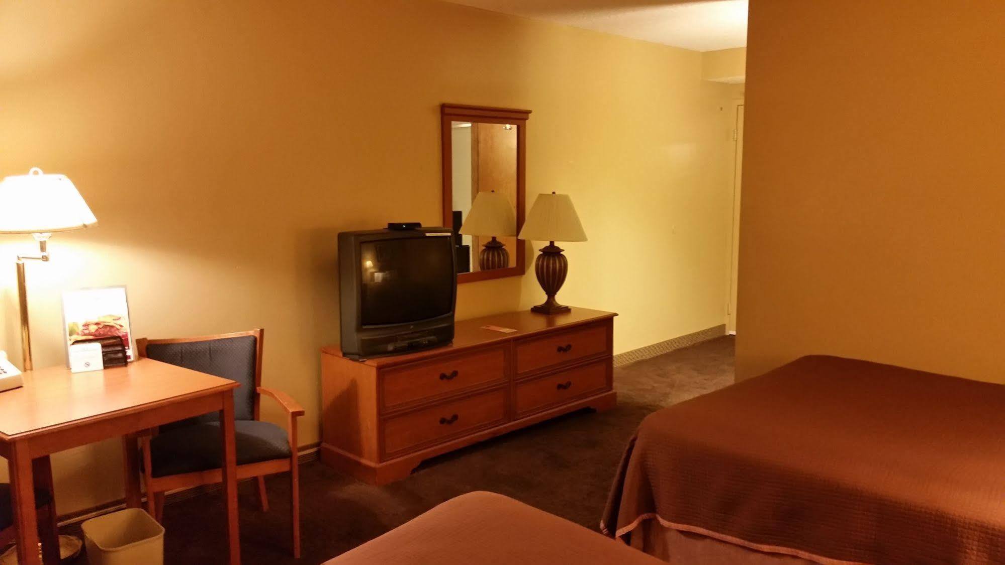 Days Inn & Suites By Wyndham Spokane Exteriör bild