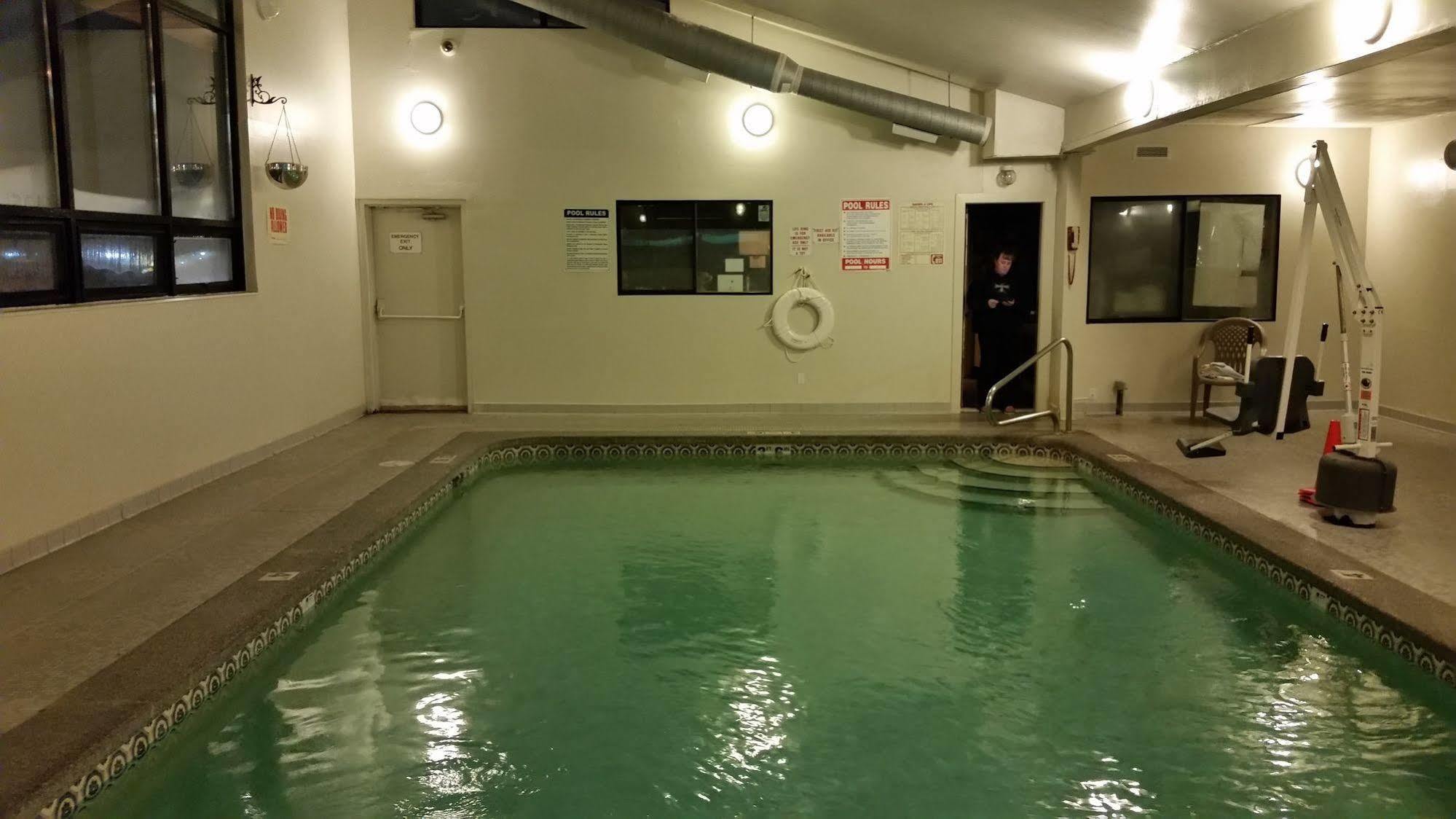 Days Inn & Suites By Wyndham Spokane Exteriör bild