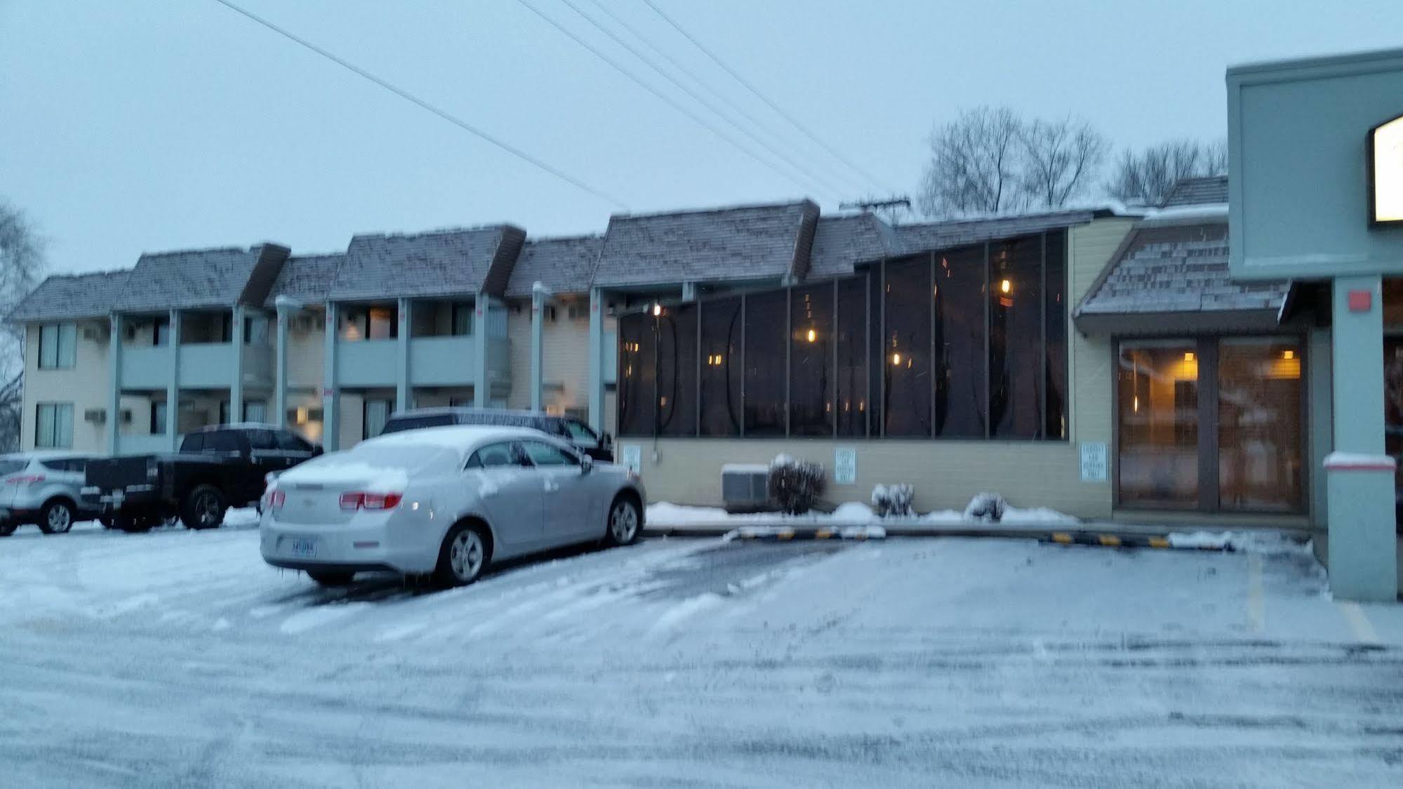 Days Inn & Suites By Wyndham Spokane Exteriör bild